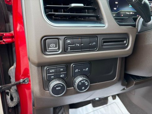 Used 2022 Chevrolet Tahoe LT AWD/4WD image 12