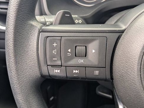 Used 2023 Nissan Rogue S FWD image 23