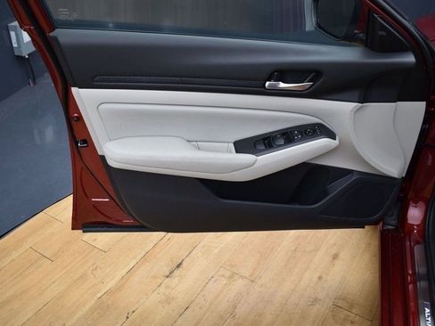 New 2025 Nissan Altima 2.5 SV w/ SV Special Edition Package image 10