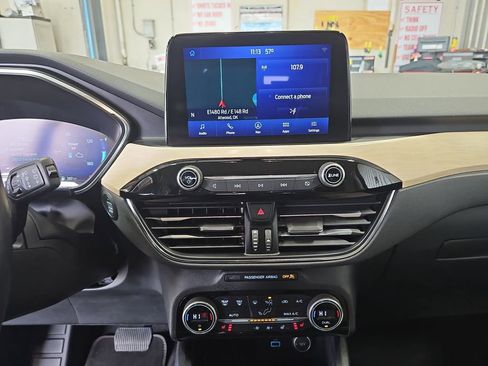 Used 2021 Ford Escape Titanium w/ Titanium Elite Package FWD image 20