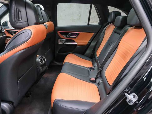 Used 2023 Mercedes-Benz GLC 300 image 21