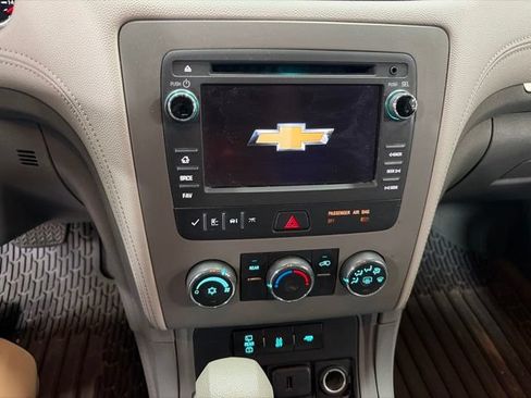 Used 2017 Chevrolet Traverse LS FWD image 6