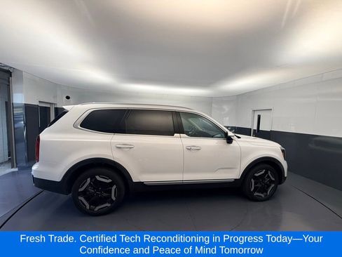 Used 2025 Kia Telluride S image 5