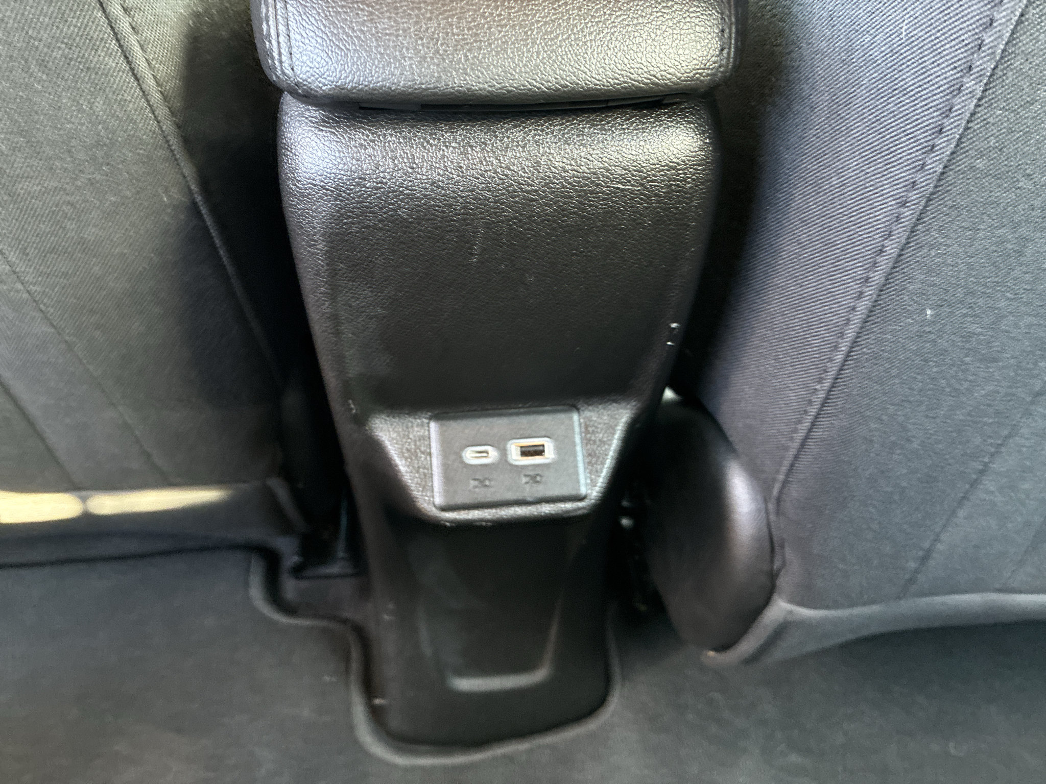 Used 2022 Chevrolet Bolt EUV LT FWD image 36