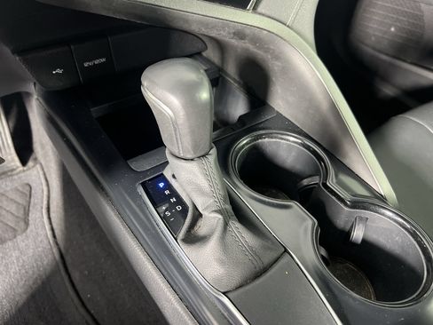 Used 2020 Toyota Camry SE FWD image 23