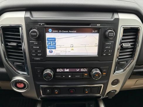 Used 2017 Nissan Titan SV RWD image 29