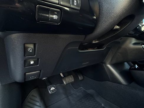 Used 2021 Toyota Prius Prime XLE FWD image 16