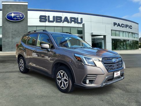 Used 2023 Subaru Forester Premium AWD/4WD image 1