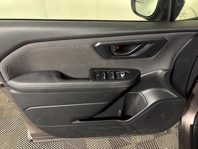 Used 2025 Subaru Forester Premium AWD/4WD image 18