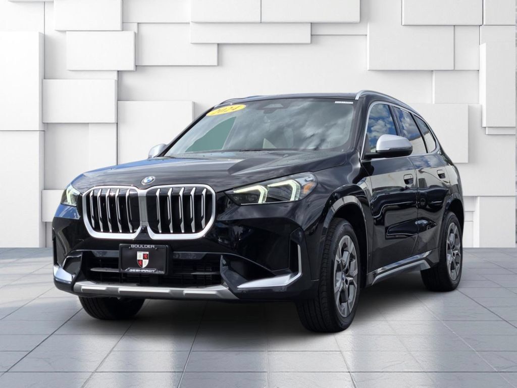 Certified 2024 BMW X1 xDrive28i w/ Technology Package AWD/4WD image 3