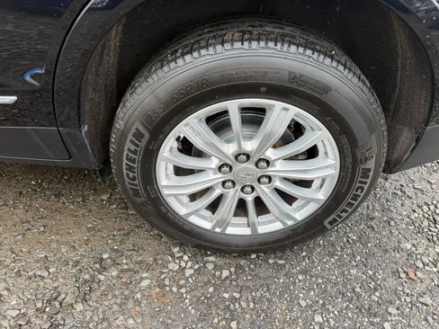 Used 2018 Cadillac XT5 AWD image 9