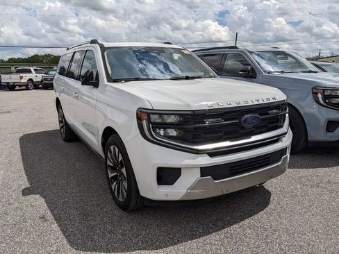 Used 2025 Ford Expedition Max Platinum w/ Driver's Package image 2