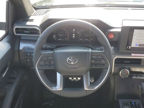 Used 2025 Toyota Tacoma TRD Sport image 26
