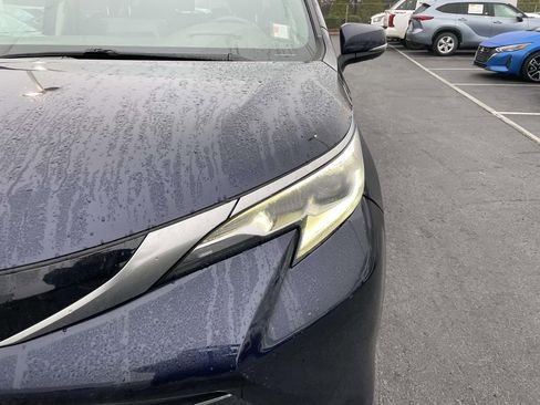 Used 2023 Toyota Sienna Platinum image 14