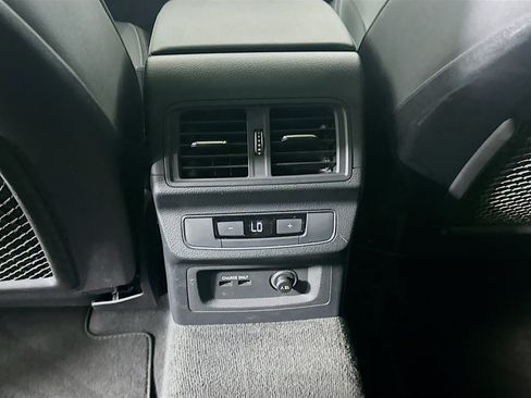 Used 2023 Audi Q5 2.0T Premium w/ Convenience Package AWD/4WD image 28