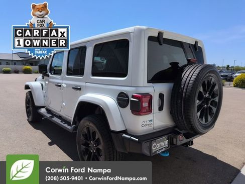 Used 2022 Jeep Wrangler Unlimited Sahara w/ Cold Weather Group AWD/4WD image 5