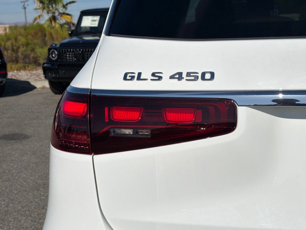 Used 2024 Mercedes-Benz GLS 450 4MATIC image 13