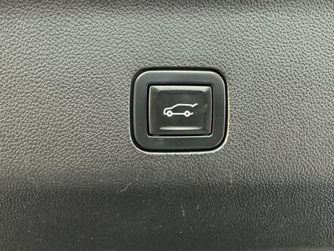 Used 2021 Chevrolet Tahoe Premier w/ Premium Package RWD image 38
