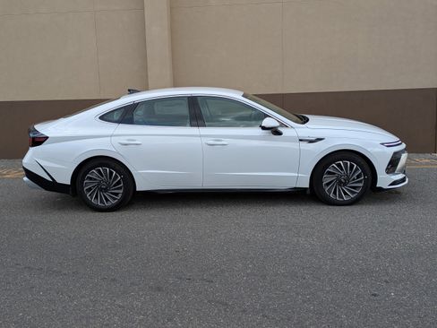 New 2025 Hyundai Sonata SEL image 3