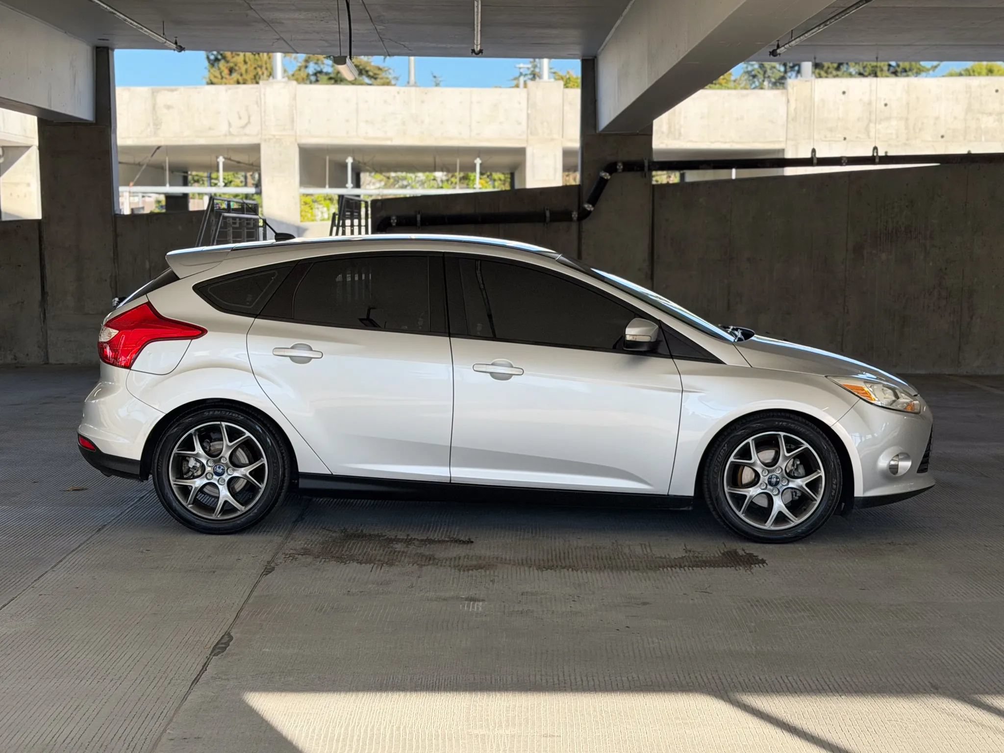 Used 2014 Ford Focus SE w/ Equipment Group 201A FWD image 4