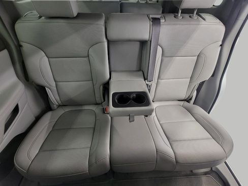Used 2023 GMC Acadia SLT AWD/4WD image 52