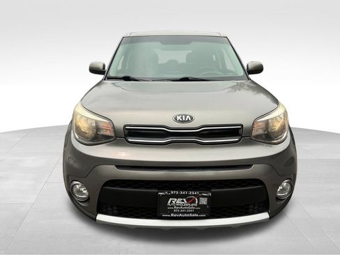 Used 2018 Kia Soul + FWD image 11