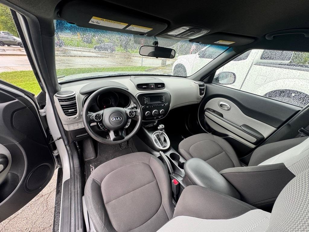 Used 2015 Kia Soul FWD image 11