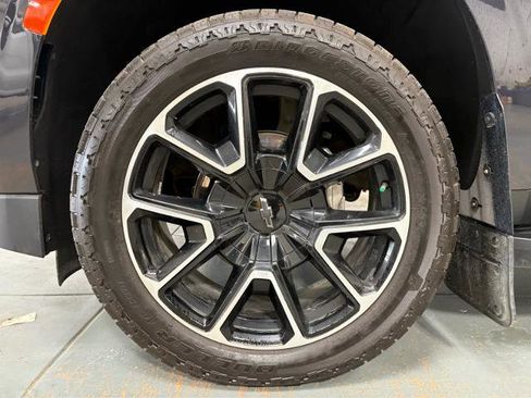 Used 2024 Chevrolet Suburban RST w/ Sport Performance Package AWD/4WD image 10