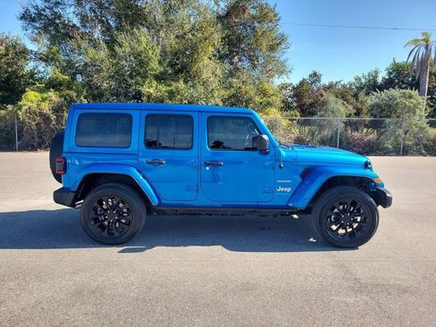 Used 2022 Jeep Wrangler Unlimited Sahara w/ Safety Group image 10