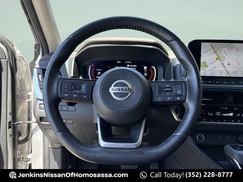 Certified 2021 Nissan Rogue Platinum FWD image 38