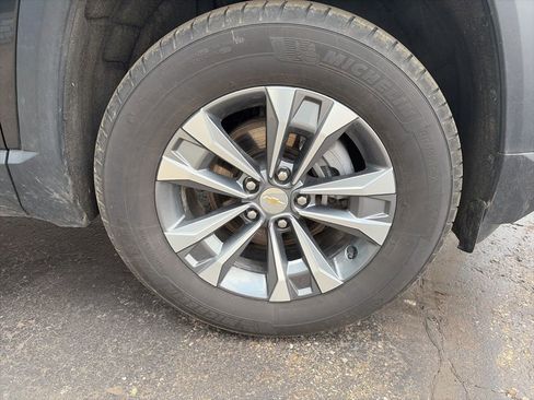 Used 2025 Chevrolet Equinox LT w/ Convenience Package II image 6