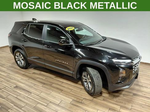 Used 2026 Chevrolet Equinox LT AWD/4WD image 8