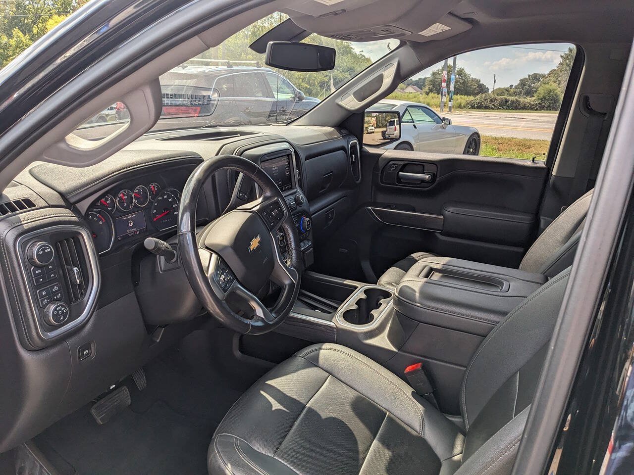 Used 2021 Chevrolet Silverado 1500 LTZ w/ LTZ Convenience Package II AWD/4WD image 7
