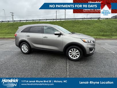 Used 2017 Kia Sorento LX w/ LX Convenience Package