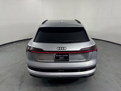 Used 2022 Audi e-tron Premium w/ Convenience Plus Package AWD/4WD image 34