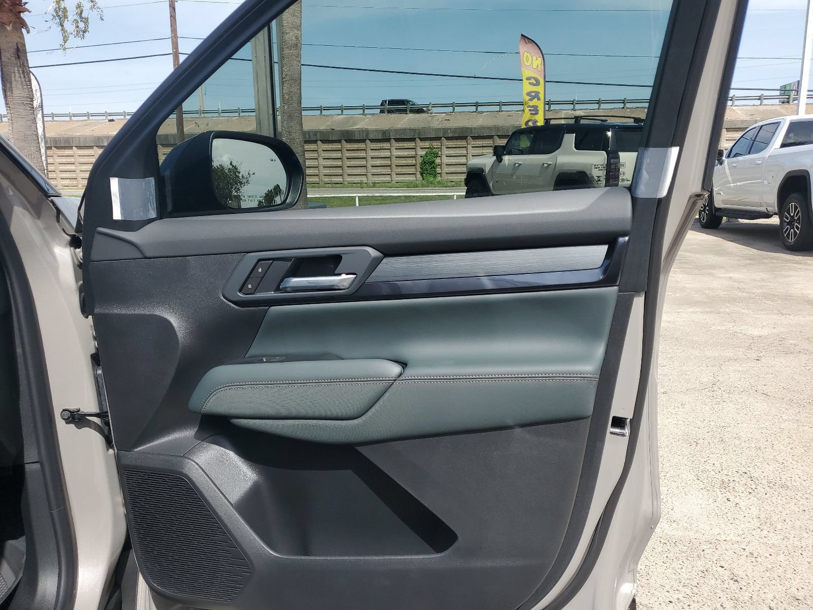 New 2027 GMC Terrain AT4 w/ LPO, Floor Liner Package AWD/4WD image 9