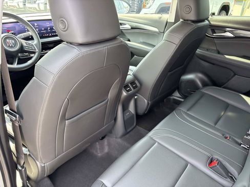 Used 2025 Buick Envision Preferred AWD/4WD image 30