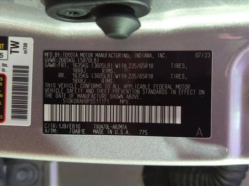 Used 2023 Toyota Highlander XLE FWD image 26
