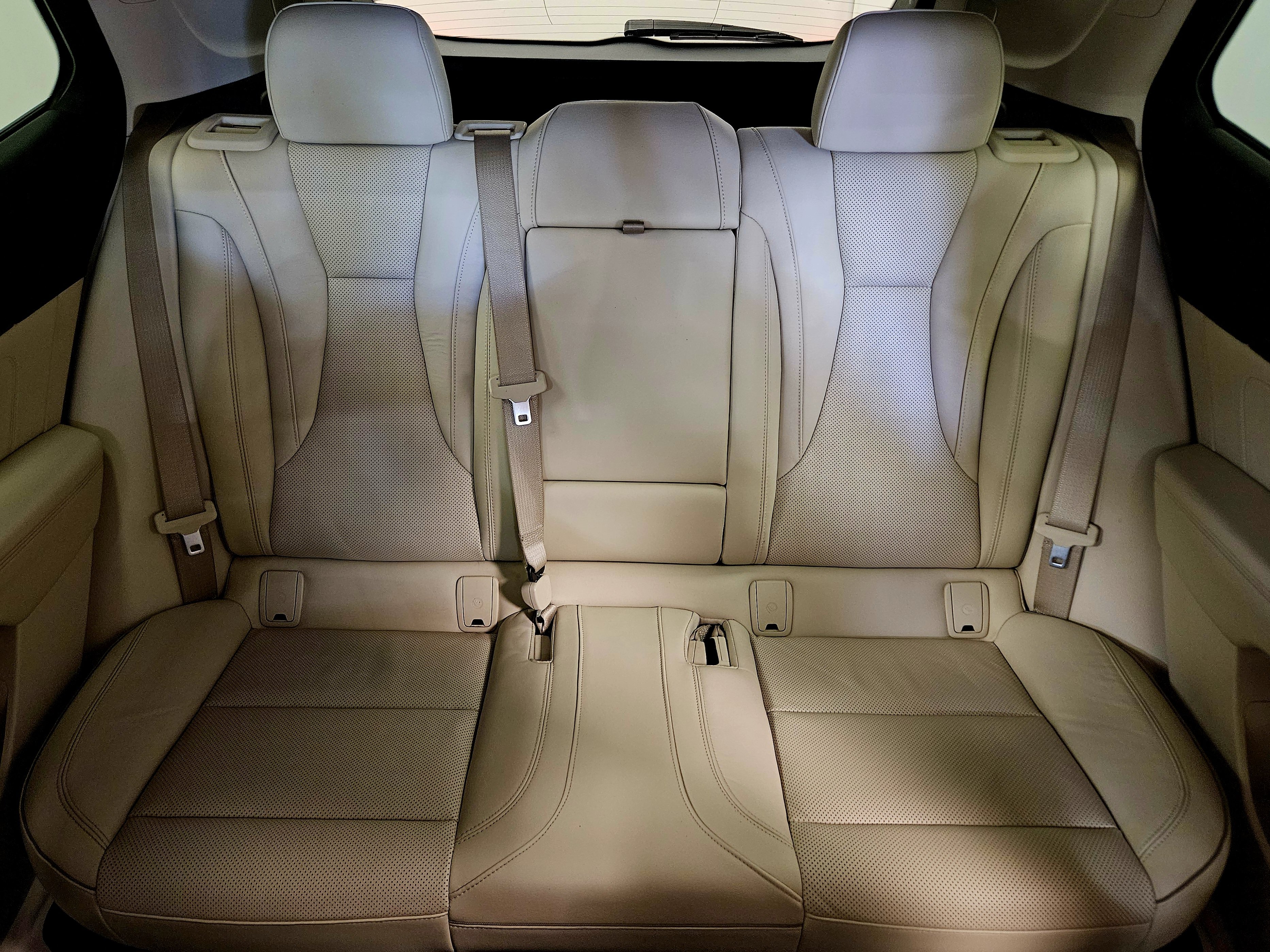 Used 2021 Buick Envision Essence FWD image 35
