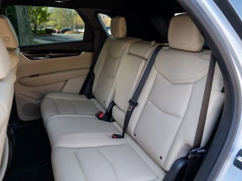 Used 2017 Cadillac XT5 FWD image 45