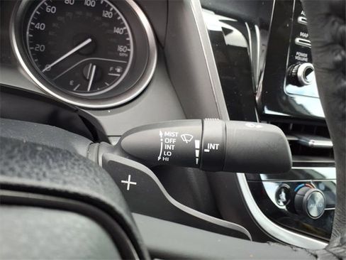 Used 2023 Toyota Camry SE image 19