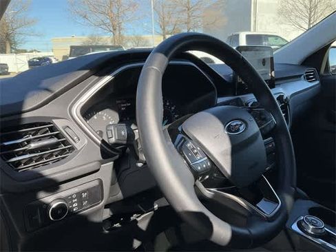 Used 2022 Ford Escape SEL image 10