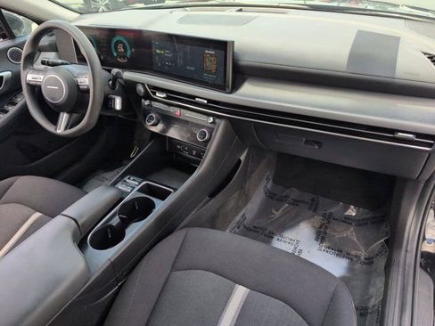 Used 2025 Hyundai Sonata SEL FWD image 31