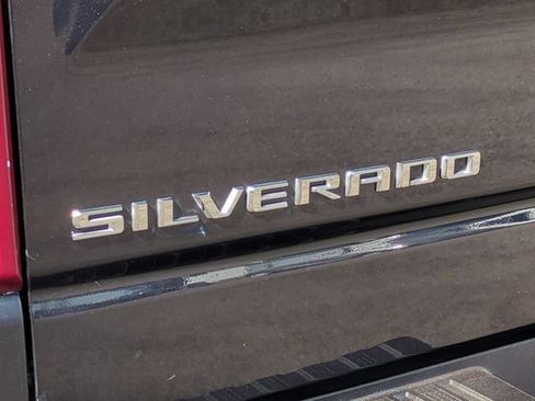 Used 2023 Chevrolet Silverado 1500 LT AWD/4WD image 10