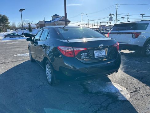 Used 2018 Toyota Corolla LE image 10