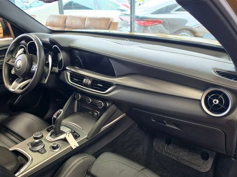 Used 2023 Alfa Romeo Stelvio Veloce AWD/4WD image 28