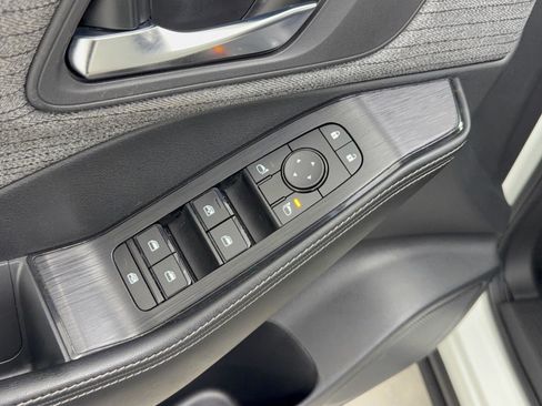 Used 2023 Nissan Rogue SV FWD image 15