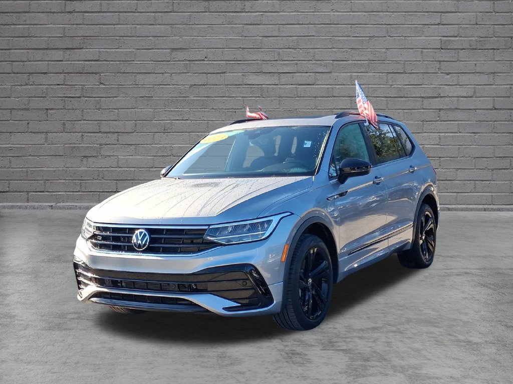 Certified 2023 Volkswagen Tiguan SE R-Line FWD image 4