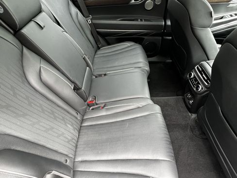 Used 2023 Genesis GV80 2.5T w/ Prestige 20" Package image 40