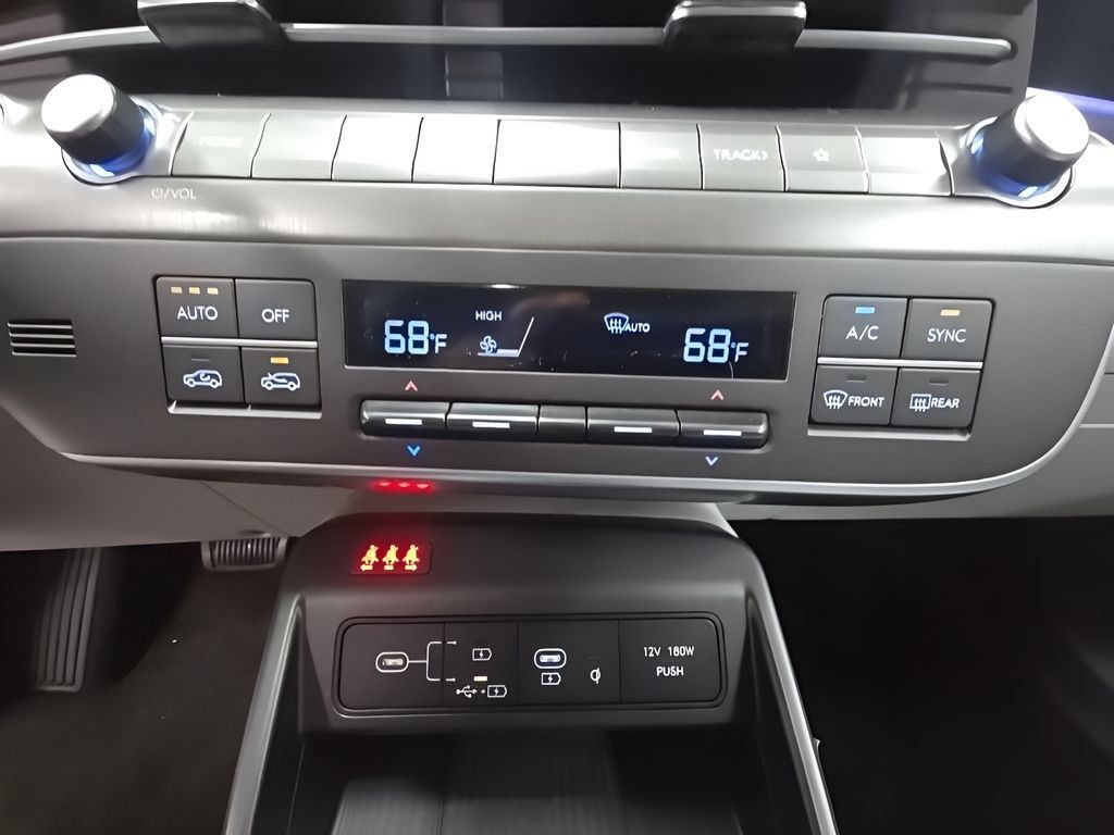 Certified 2024 Hyundai Kona Limited AWD/4WD image 34